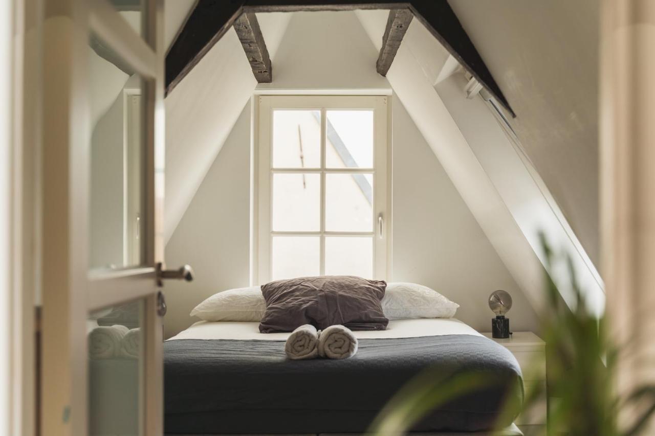 Tiny Attic On The Herengracht, Private Room Амстердам Екстер'єр фото